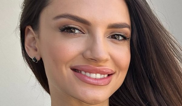 Dana Okhanska #MysticGirlsBio